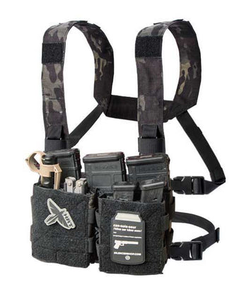 "HRT Modulus Placard: Versatile and Modular Tactical Gear - Elevate your loadout with the HRT Modulus Placard, offering customizable storage options for essential gear. Discover the tactical advantage of this modular system for dynamic missions."